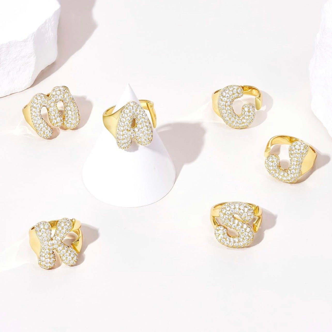 The Signature Bubble Initial Ring