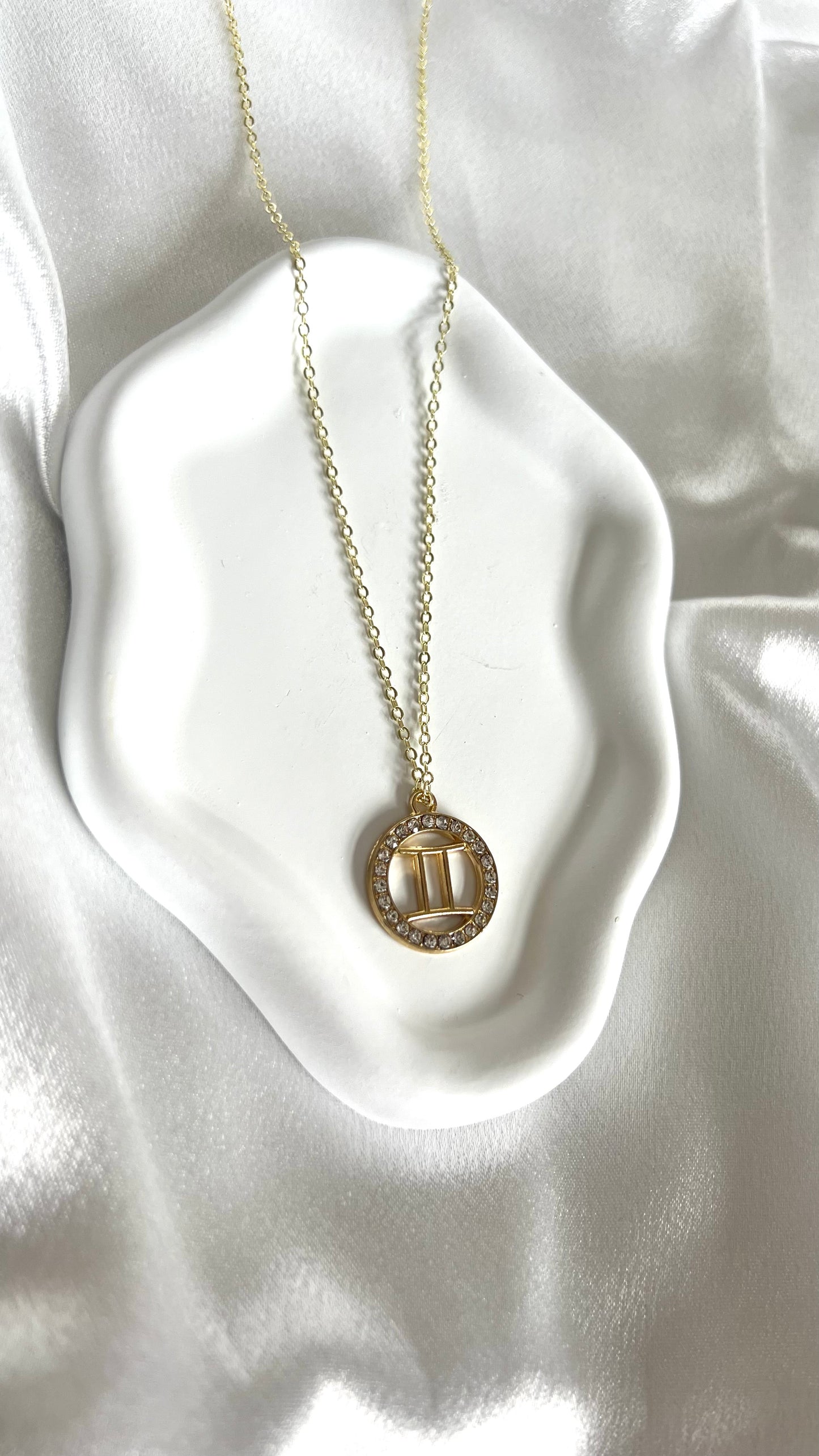 SIGNS by ARELA - Zodiac necklaces