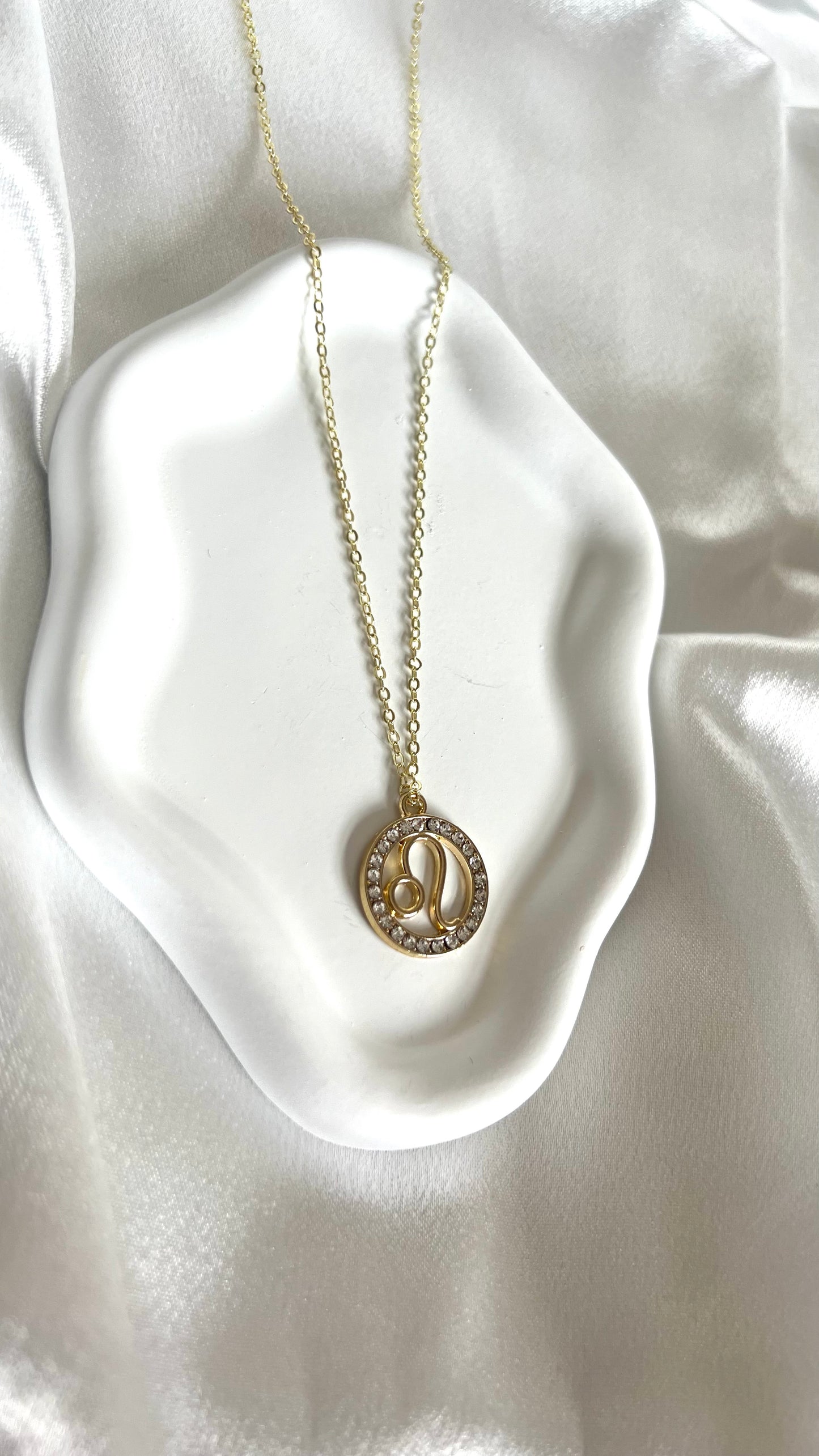 SIGNS by ARELA - Zodiac necklaces