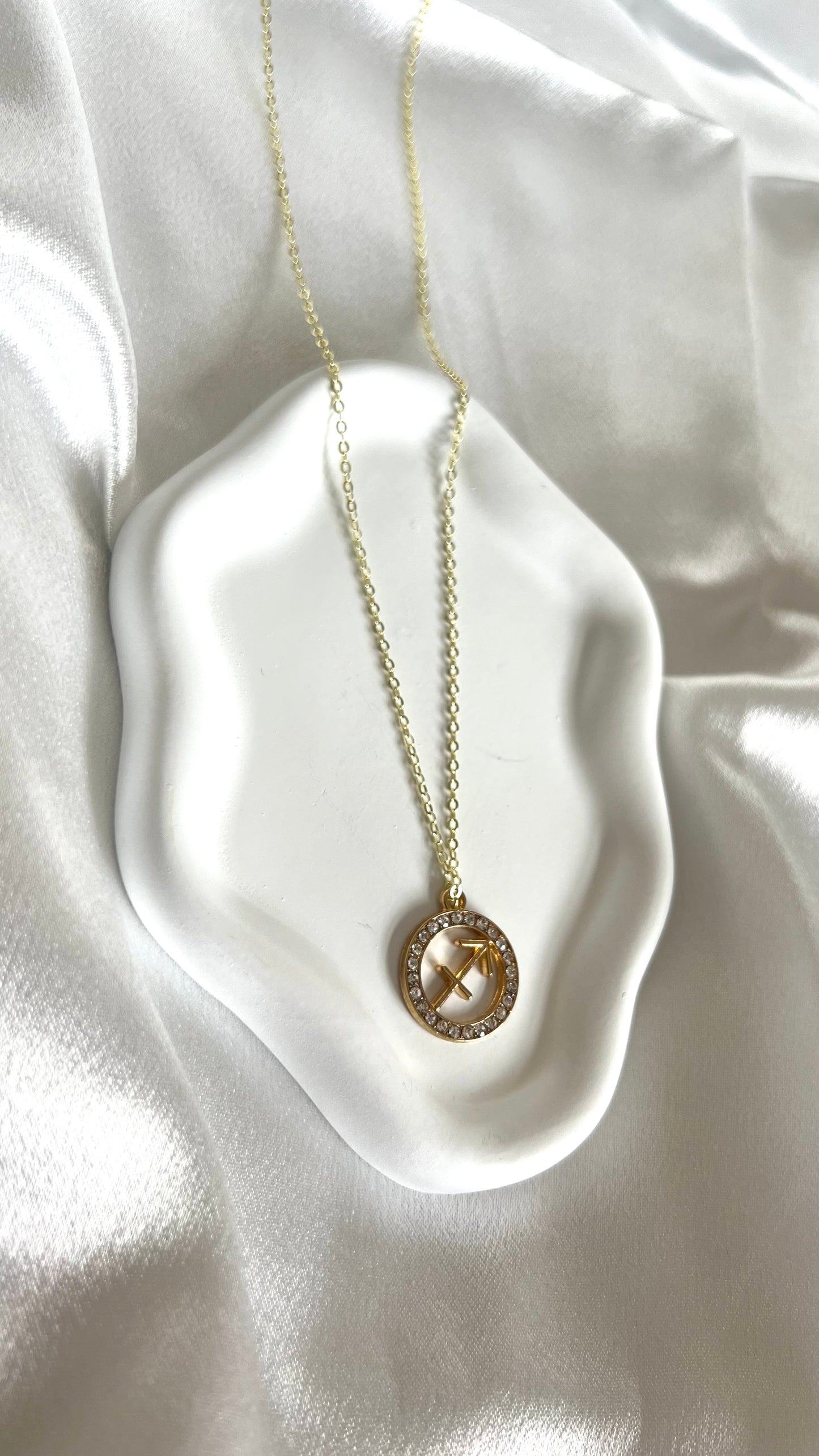 SIGNS by ARELA - Zodiac necklaces
