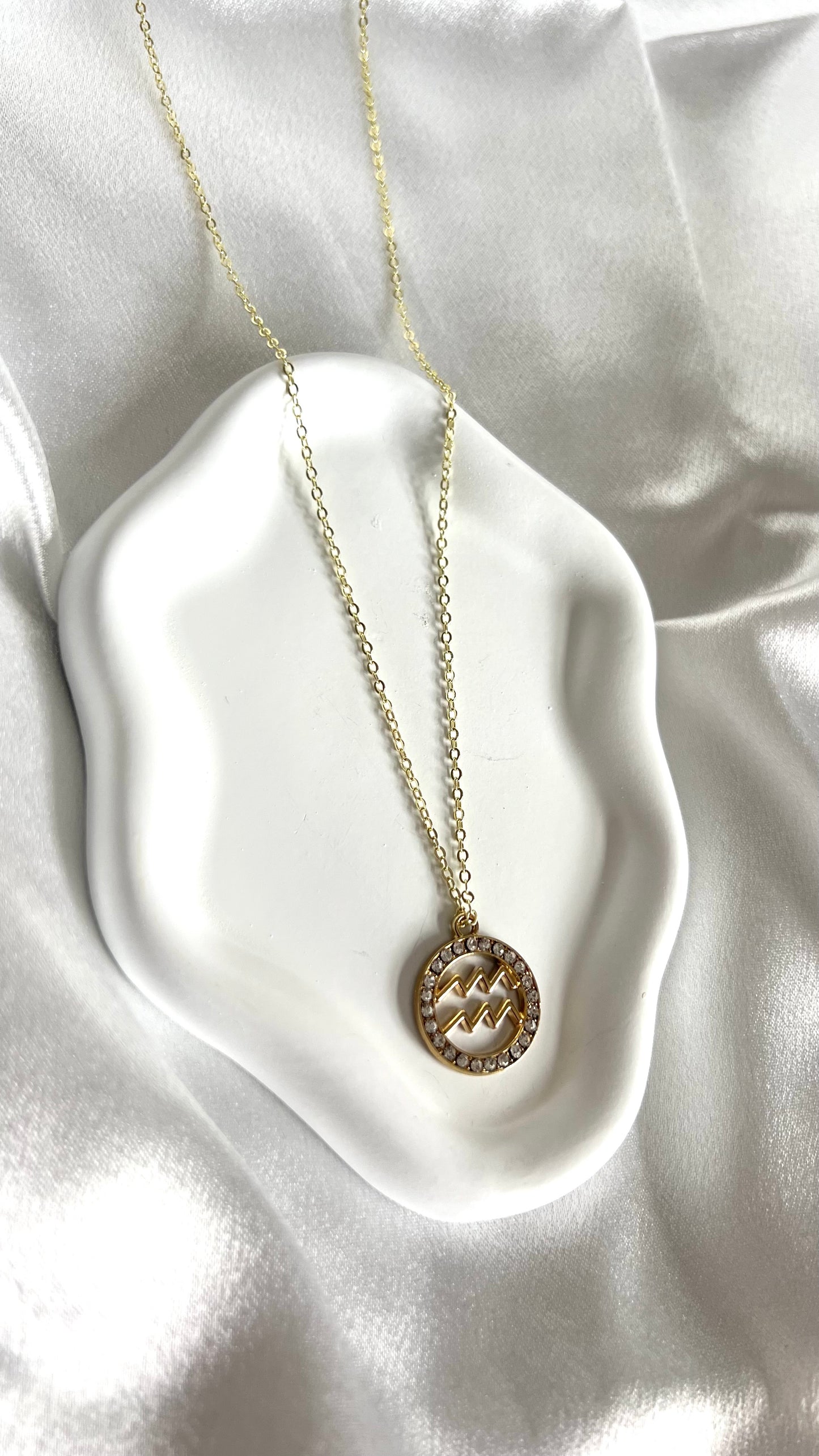 SIGNS by ARELA - Zodiac necklaces