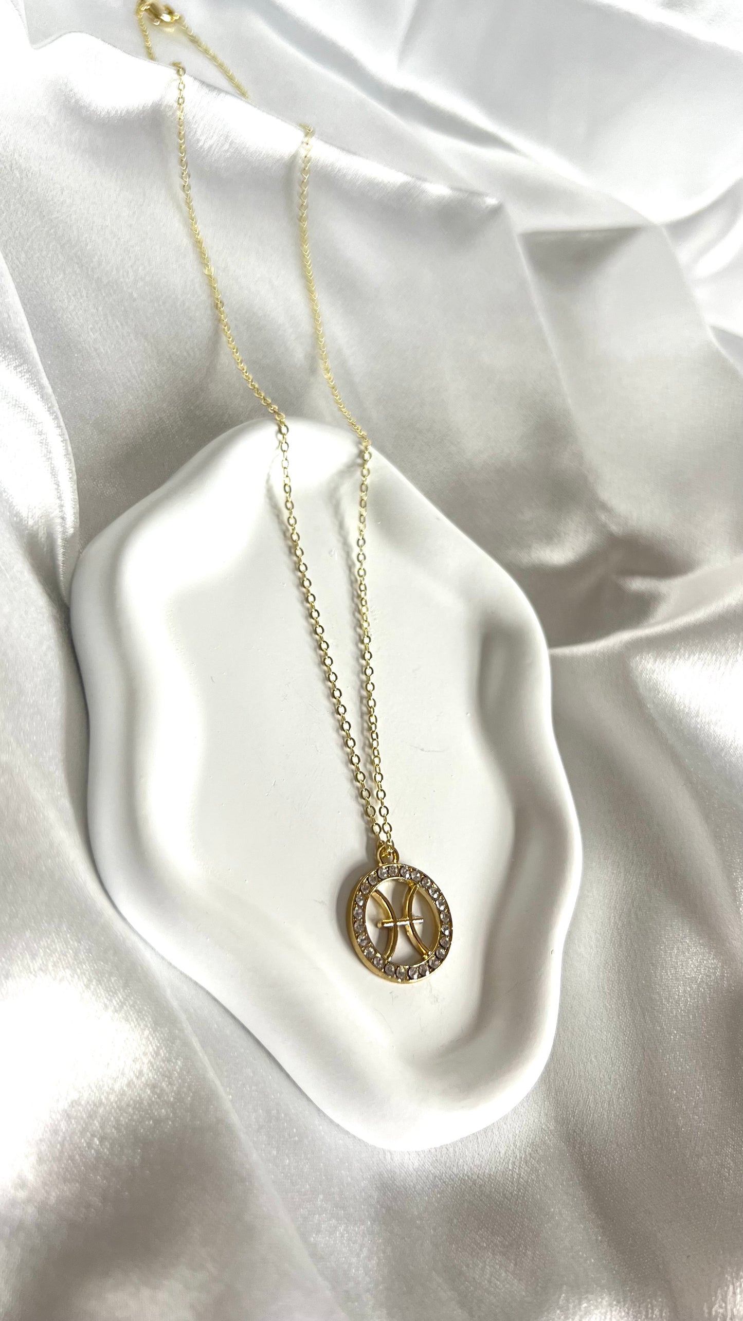 SIGNS by ARELA - Zodiac necklaces